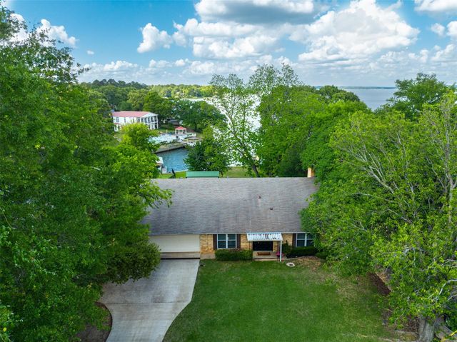 23340 Three Points Drive, Berryville, TX 75763