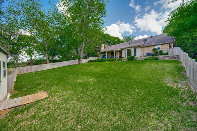 23340 Three Points Drive, Berryville, TX 75763