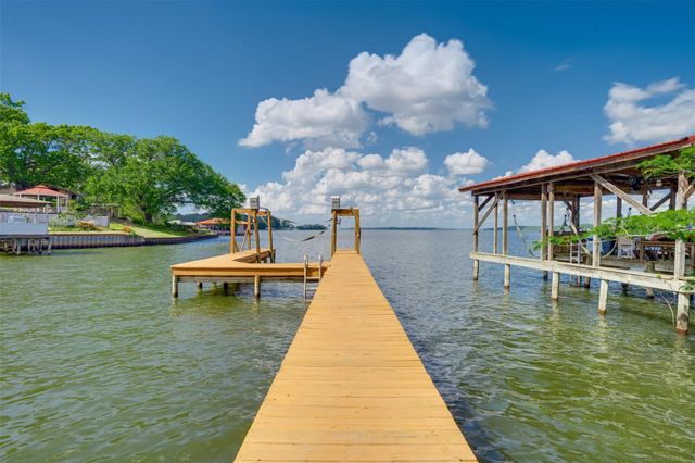23340 Three Points Drive, Berryville, TX 75763