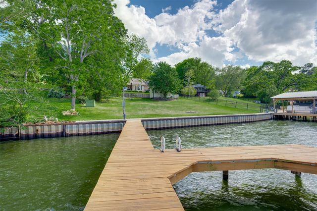 23340 Three Points Drive, Berryville, TX 75763