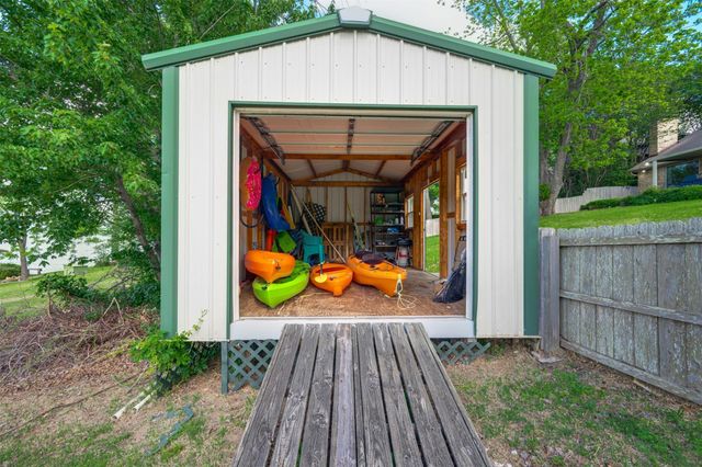 23340 Three Points Drive, Berryville, TX 75763