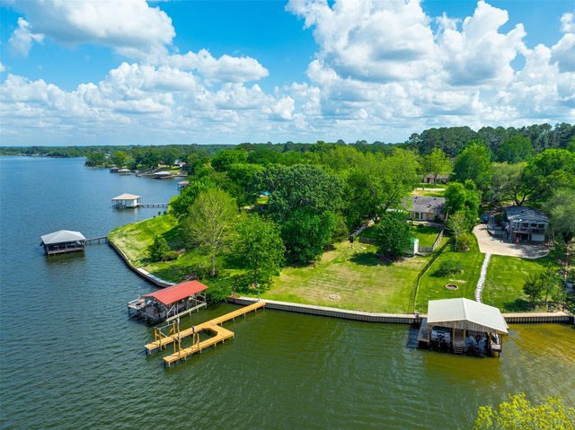 23340 Three Points Drive, Berryville, TX 75763