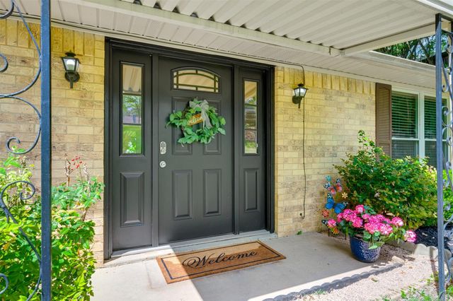 23340 Three Points Drive, Berryville, TX 75763