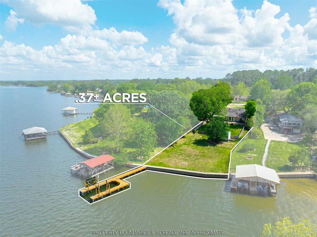 23340 Three Points Drive, Berryville, TX 75763