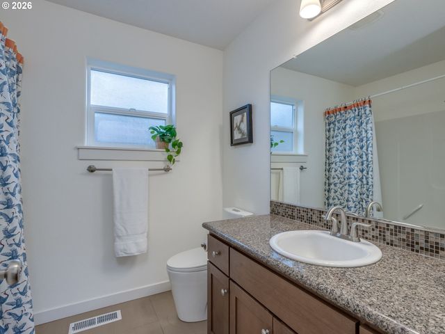 5619 Se CARLTON St, Portland, OR 97206