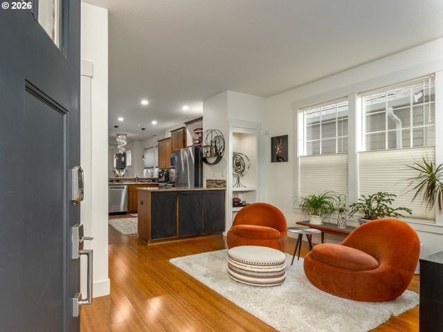 5619 Se CARLTON St, Portland, OR 97206