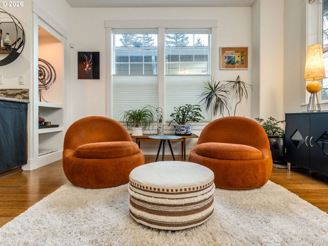 5619 Se CARLTON St, Portland, OR 97206