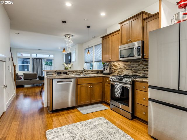 5619 Se CARLTON St, Portland, OR 97206