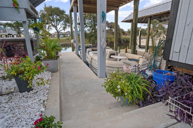 1129 Prides Lane, Bolivar Peninsula, TX 77650