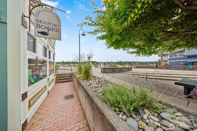 106 S 1st Street #SuiteF, La Conner, WA 98257