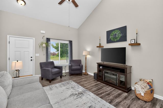 716 37th Street SW, Bondurant, IA 50035
