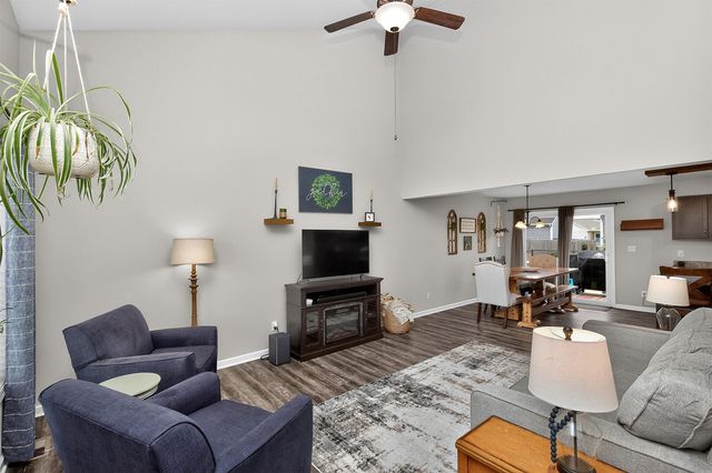 716 37th Street SW, Bondurant, IA 50035
