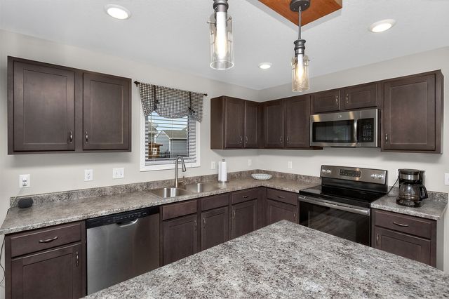 716 37th Street SW, Bondurant, IA 50035
