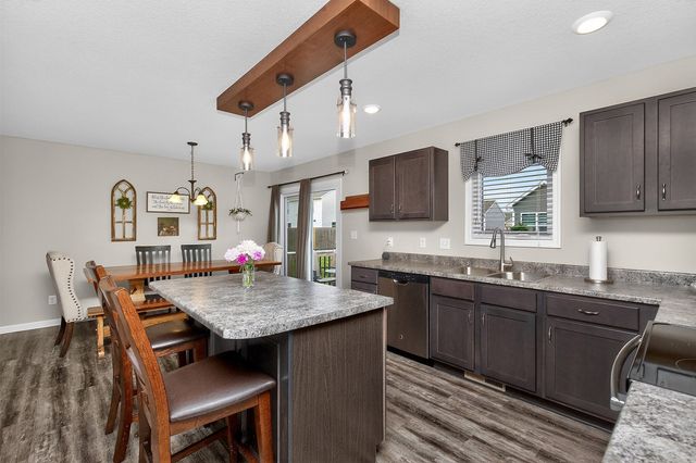 716 37th Street SW, Bondurant, IA 50035