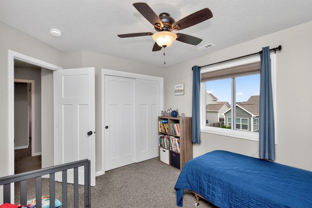 716 37th Street SW, Bondurant, IA 50035