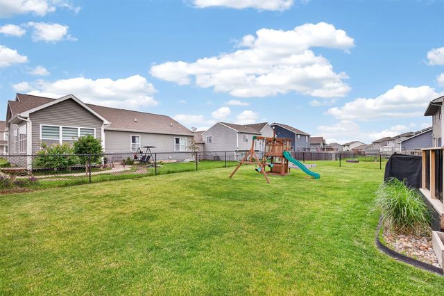 716 37th Street SW, Bondurant, IA 50035