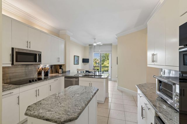 234 S Plaza Court Unit 211, Mount Pleasant, SC 29464