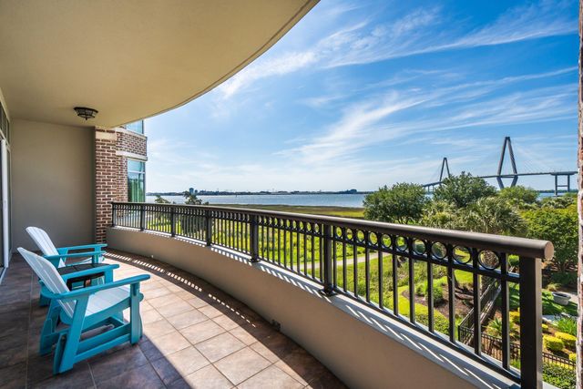 234 S Plaza Court Unit 211, Mount Pleasant, SC 29464