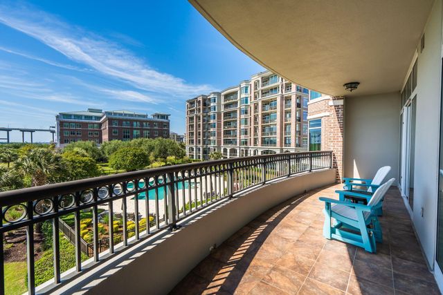 234 S Plaza Court Unit 211, Mount Pleasant, SC 29464