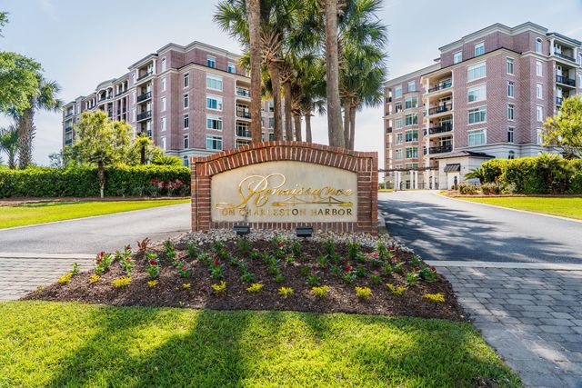 234 S Plaza Court Unit 211, Mount Pleasant, SC 29464