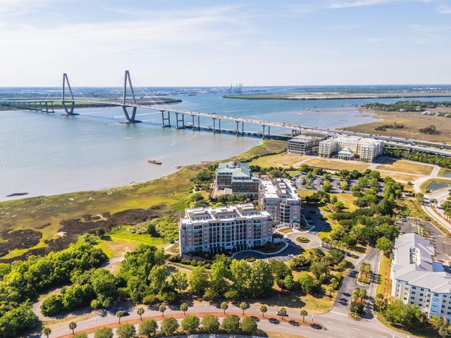 234 S Plaza Court Unit 211, Mount Pleasant, SC 29464