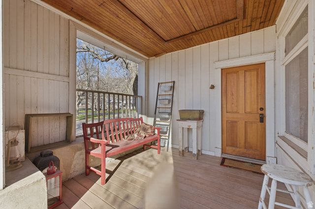 16 S 200 E, Centerville, UT 84014