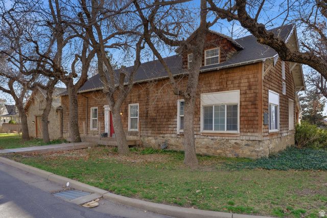 16 S 200 E, Centerville, UT 84014