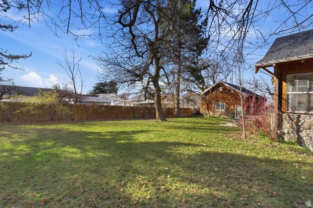 16 S 200 E, Centerville, UT 84014