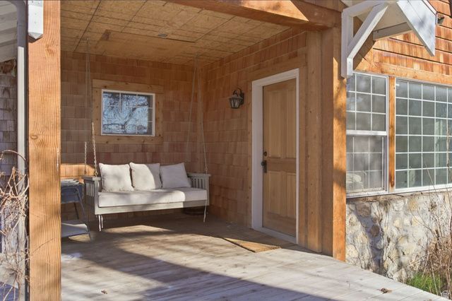 16 S 200 E, Centerville, UT 84014