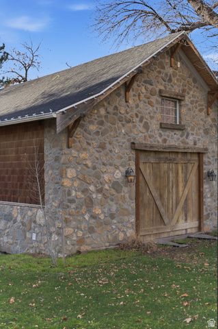 16 S 200 E, Centerville, UT 84014