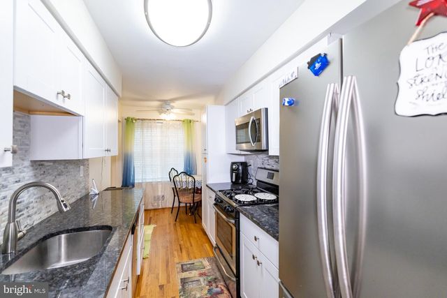 17 HERITAGE CT, Trenton, NJ 08628