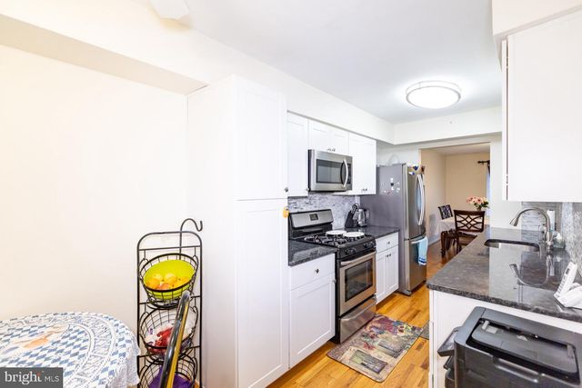 17 HERITAGE CT, Trenton, NJ 08628