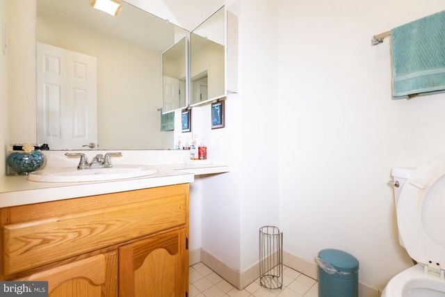 17 HERITAGE CT, Trenton, NJ 08628
