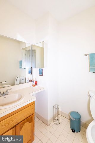 17 HERITAGE CT, Trenton, NJ 08628