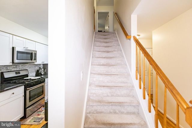 17 HERITAGE CT, Trenton, NJ 08628