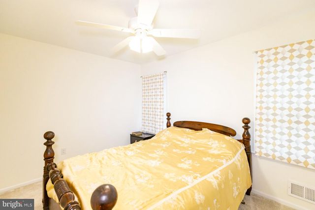 17 HERITAGE CT, Trenton, NJ 08628