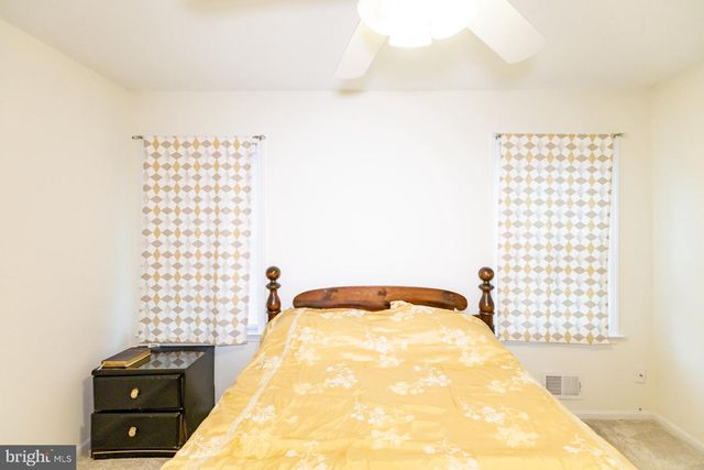 17 HERITAGE CT, Trenton, NJ 08628