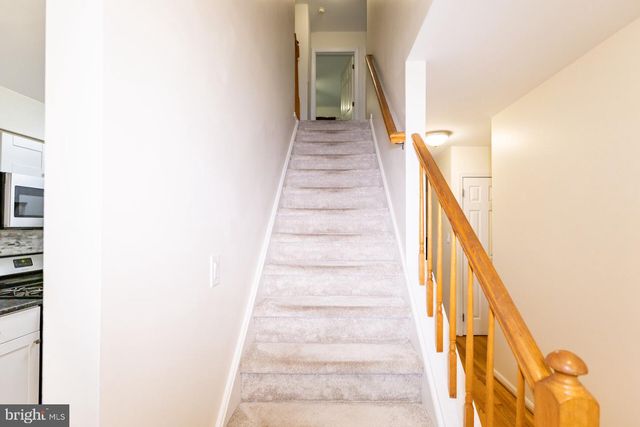 17 HERITAGE CT, Trenton, NJ 08628