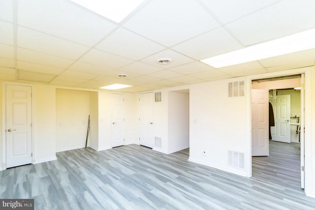 17 HERITAGE CT, Trenton, NJ 08628