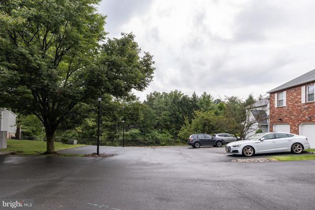 17 HERITAGE CT, Trenton, NJ 08628
