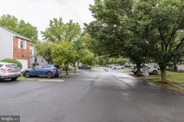 17 HERITAGE CT, Trenton, NJ 08628