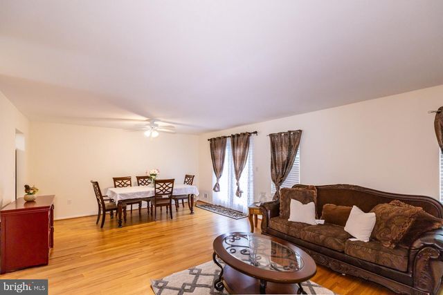 17 HERITAGE CT, Trenton, NJ 08628
