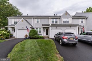 17 HERITAGE CT, Trenton, NJ 08628
