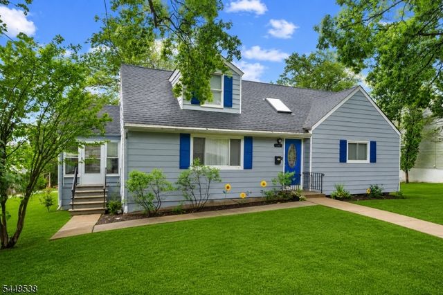 8 Oak Crest Rd, West Orange Twp., NJ 07052