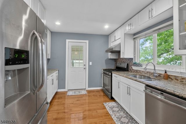 8 Oak Crest Rd, West Orange Twp., NJ 07052