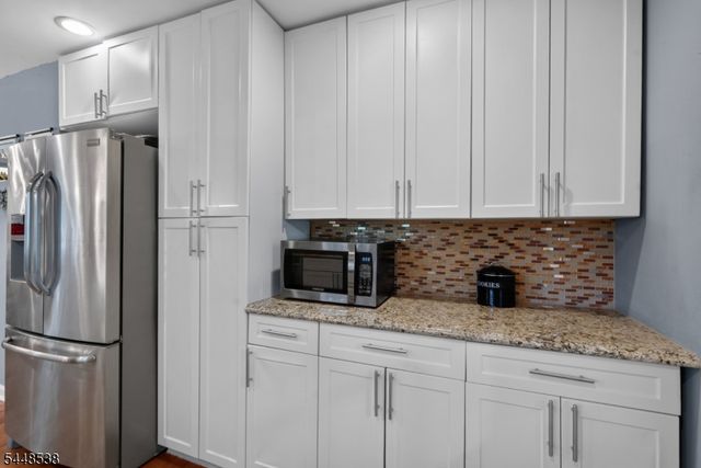 8 Oak Crest Rd, West Orange Twp., NJ 07052