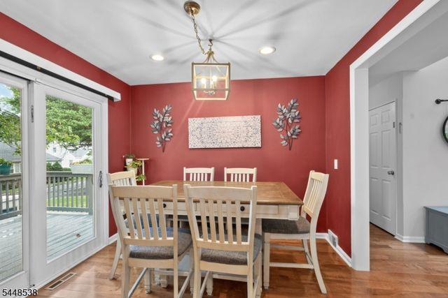 8 Oak Crest Rd, West Orange Twp., NJ 07052