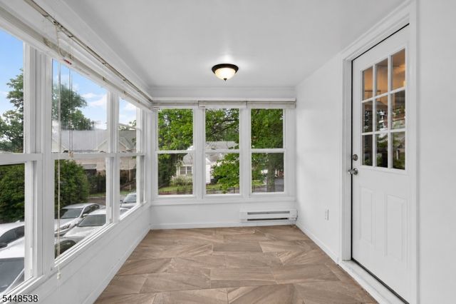 8 Oak Crest Rd, West Orange Twp., NJ 07052