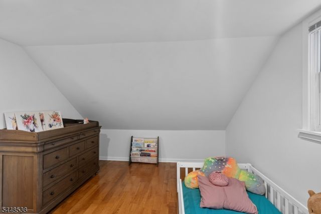8 Oak Crest Rd, West Orange Twp., NJ 07052