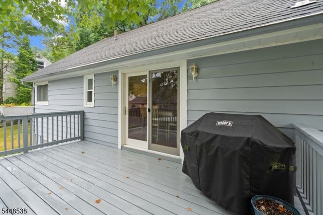 8 Oak Crest Rd, West Orange Twp., NJ 07052